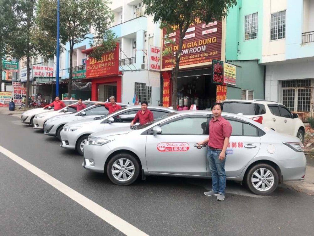 Nhân viên taxi Thắng Lợi chuyên nghiệp thân thiện