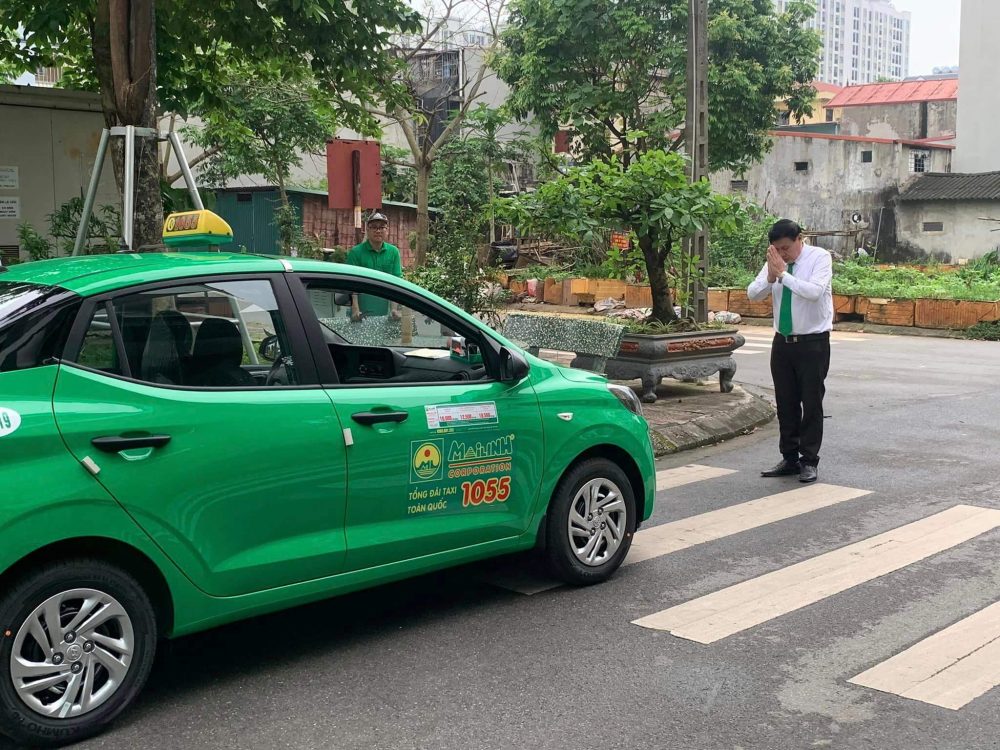 Xe dịch vụ taxi Mai Linh