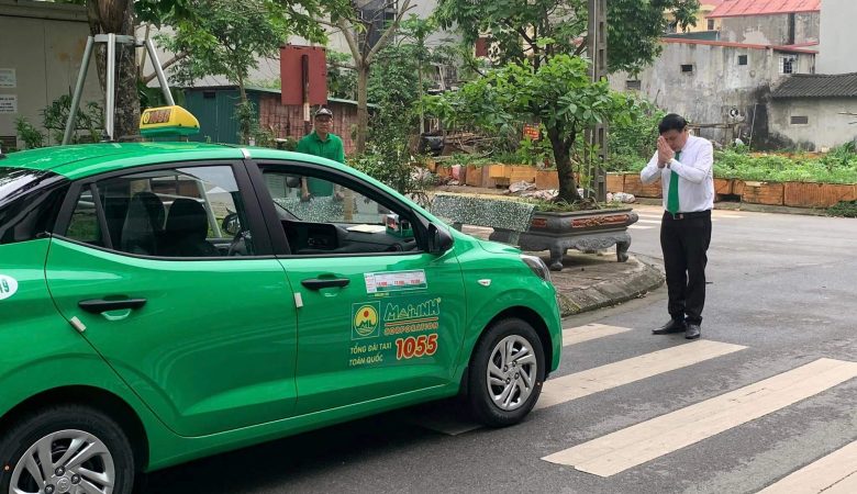 Xe dịch vụ taxi Mai Linh