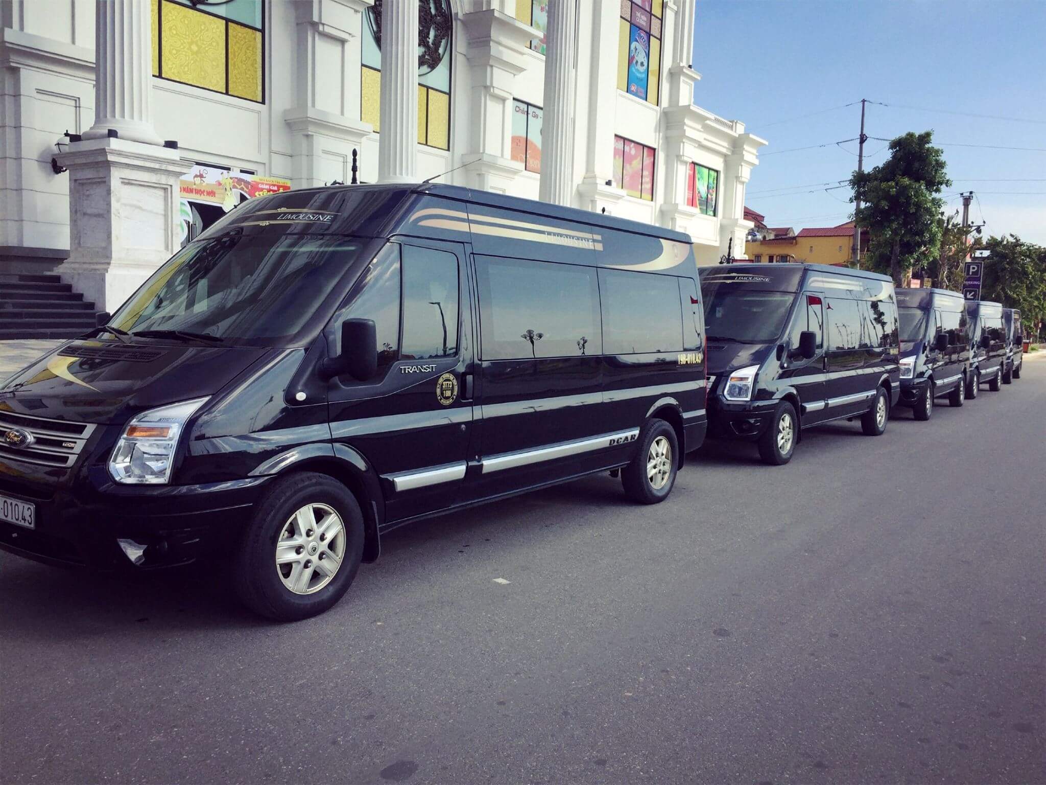 Limousine 9 chỗ từ taxi Nam Cường