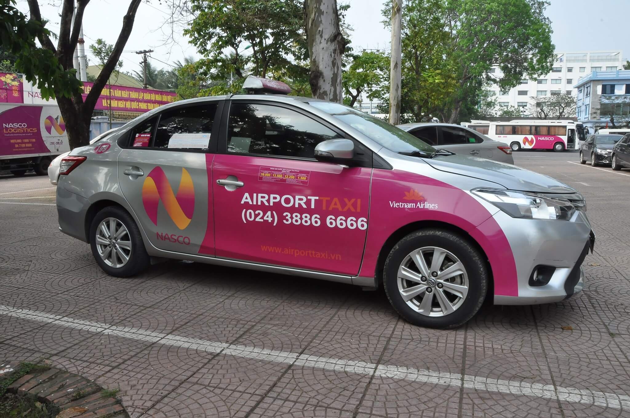 Xe taxi từ hệ thống taxi Airport