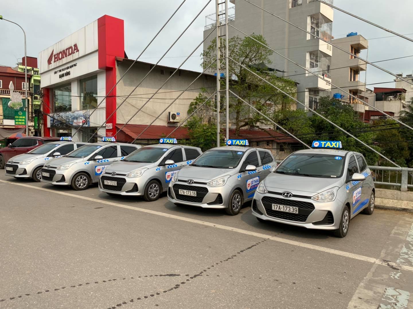 Đặt xe nhanh chóng bằng cách liên hệ tới số hotline